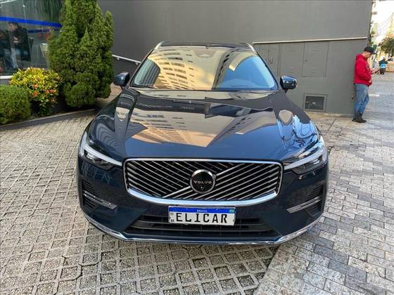 VOLVO XC60 2.0 T8 PHEV ULTRA AWD GEARTRONIC VOLVO XC60 2.0 T8 PHEV ULTRA AWD GEARTRONIC